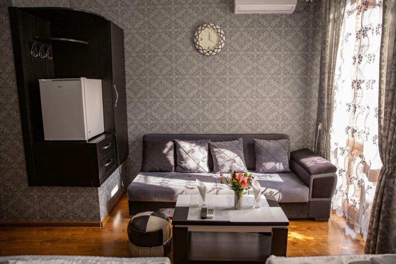 Family Hotel Parajanov Тбилиси Екстериор снимка
