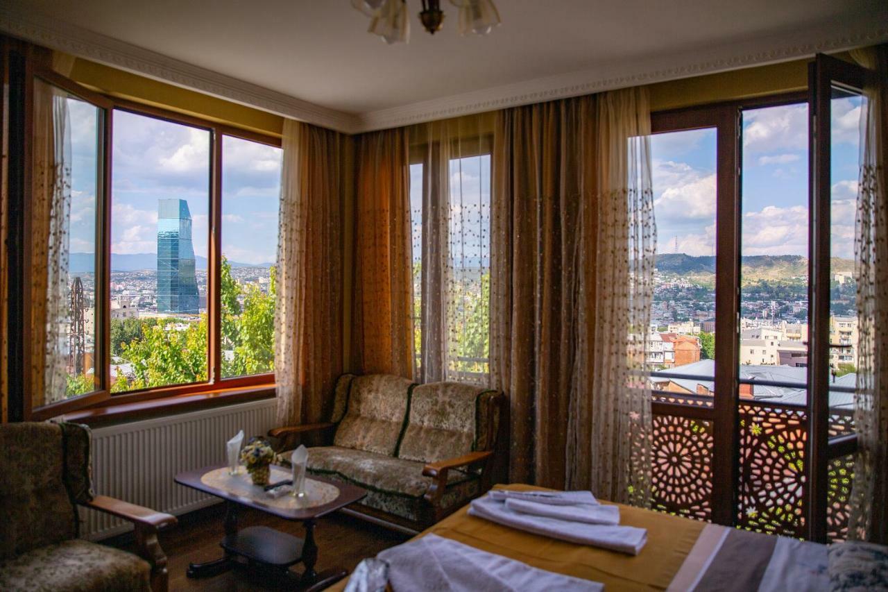 Family Hotel Parajanov Тбилиси Екстериор снимка