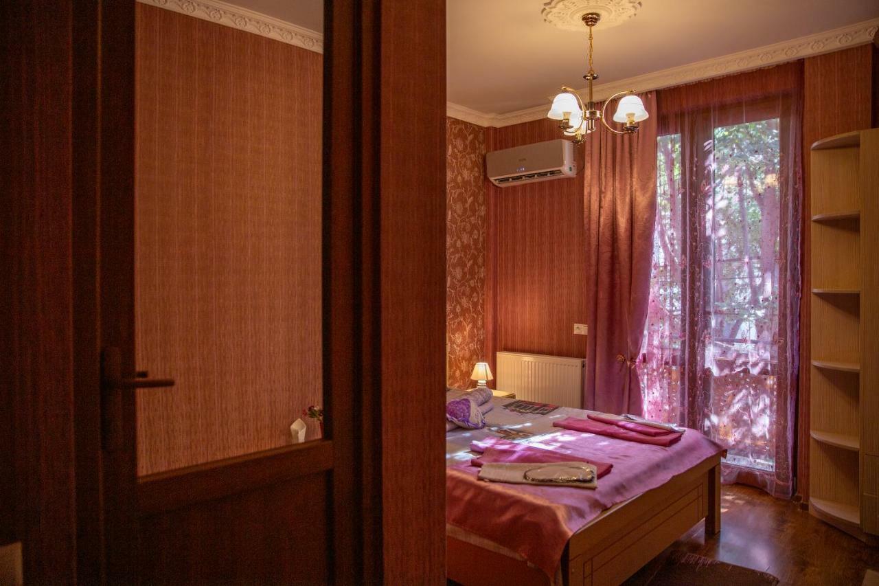 Family Hotel Parajanov Тбилиси Екстериор снимка