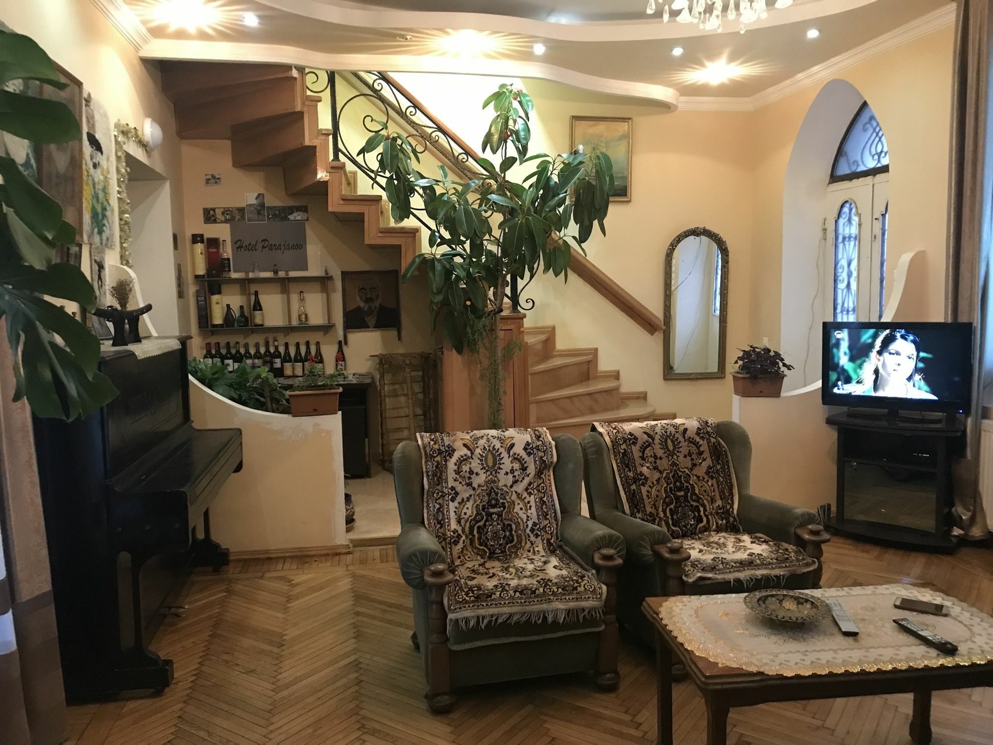 Family Hotel Parajanov Тбилиси Екстериор снимка